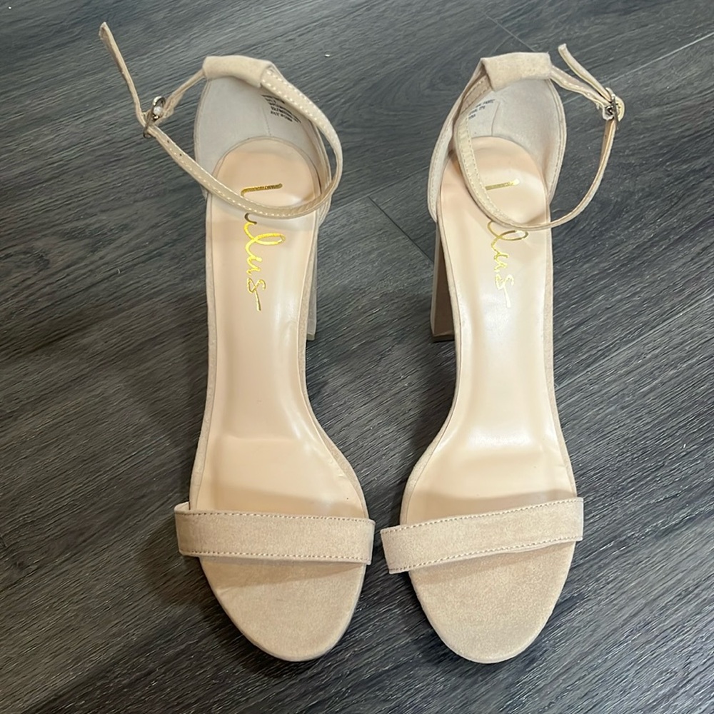 Nose chunky heels